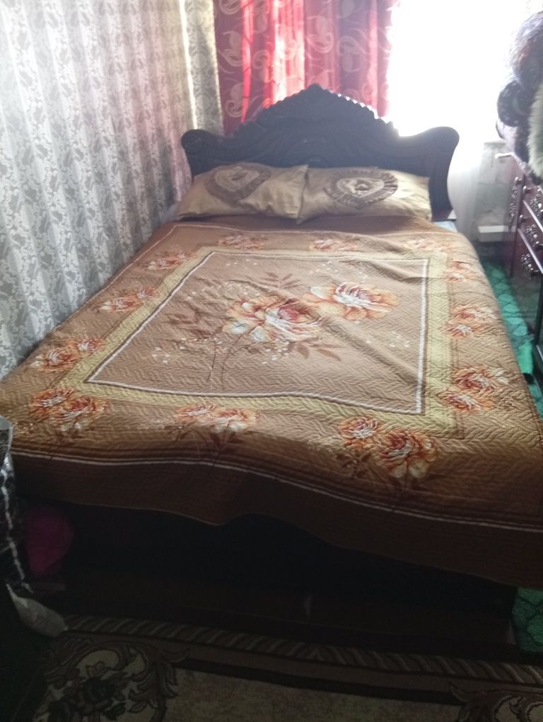 Спальные кровати
