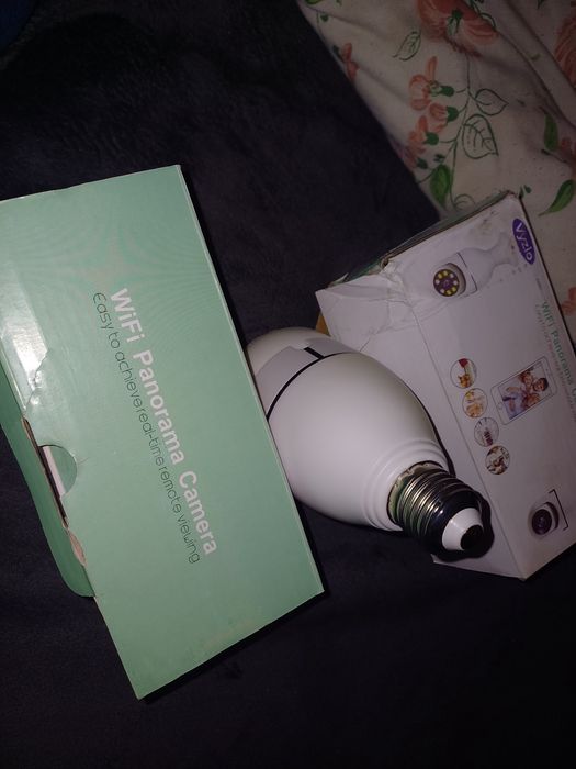 Camera supraveghere montare la bec produse noi 150 lei amandoua