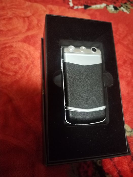 Vertu sotiladi ligushka ishlashi zor yengide turipti 2 ta sim bita cip