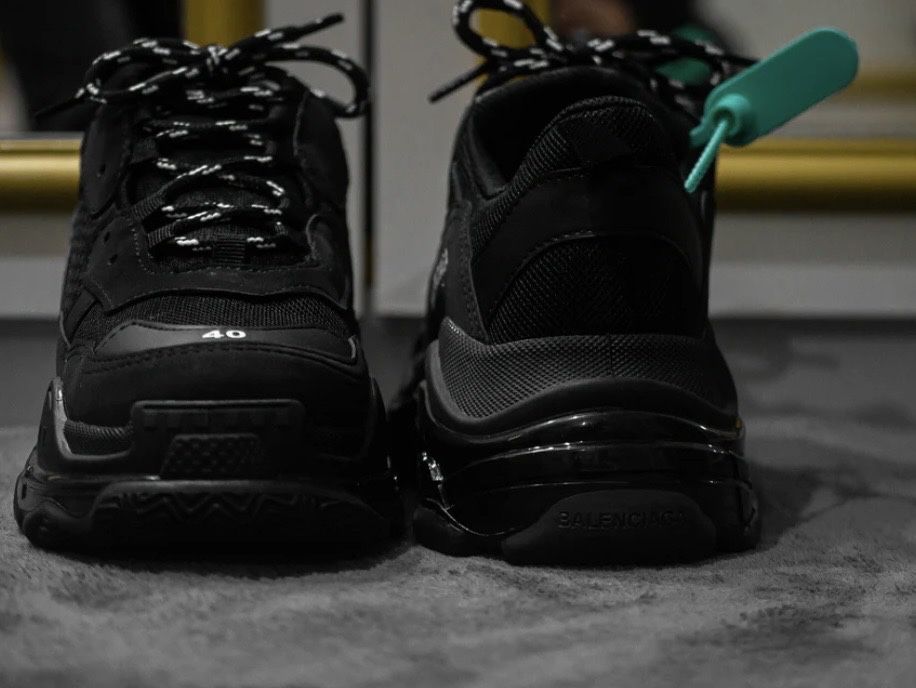 balenciaga  triple s