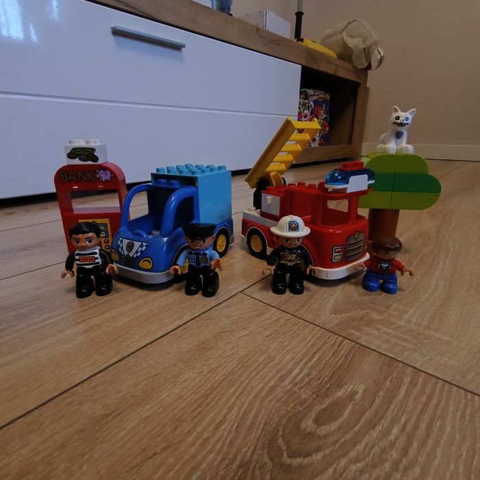 Vând două seturi Lego duplo