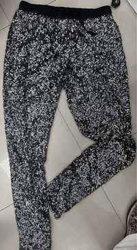 Pantaloni din paiete model jogger