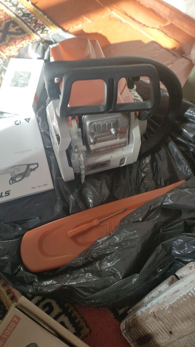 Продам бензапилу новая