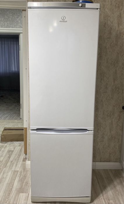 Продам б/у холодильник