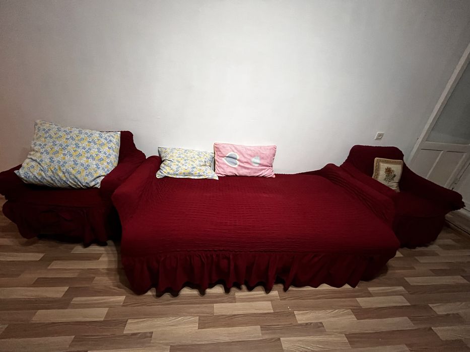 Продается диван с креслой