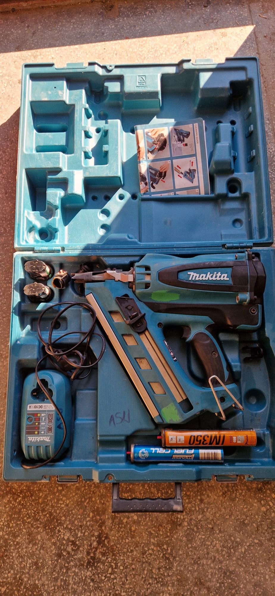 Pistol cuie Makita
