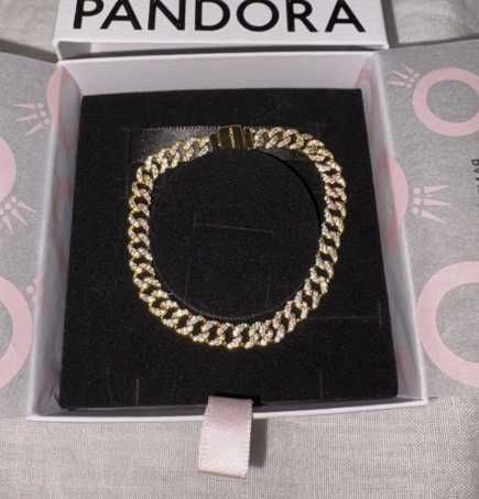 Гривна Пандора|Pandora