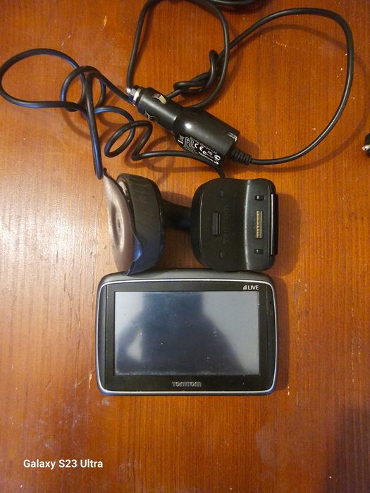Vand gps uri TomTom si Garmin