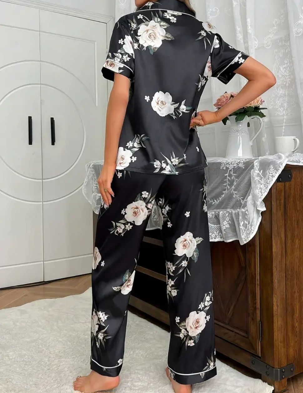 Pijama satinată,măsura L