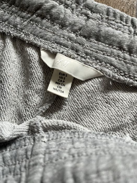 Pantaloni scurți gri H&M