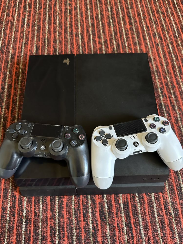 Продается PlayStation 4