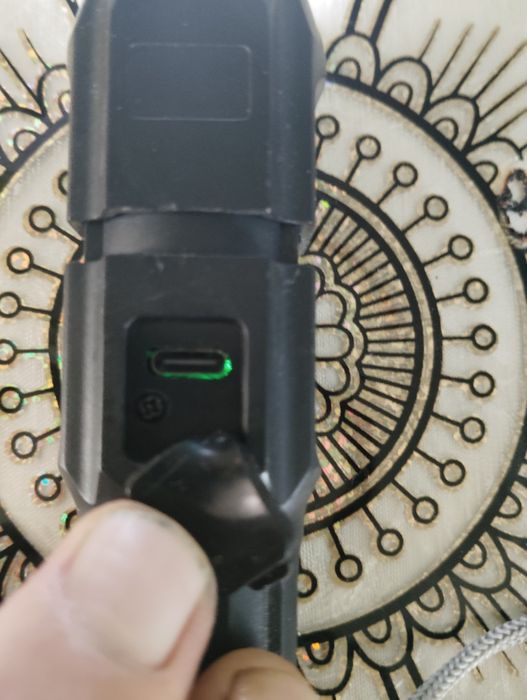 Lanternă cu electroșocuri NOU