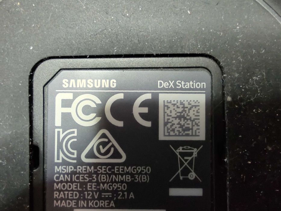 Samsung Dex Station EE-MG950 - Galaxy S8 S9 S10 S20 S21 S22 S23 S24
