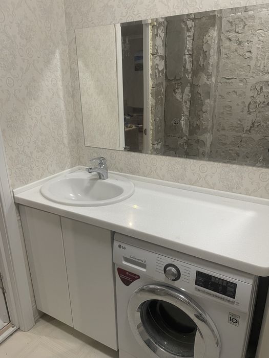 Столешница из искуственного камня с мойко