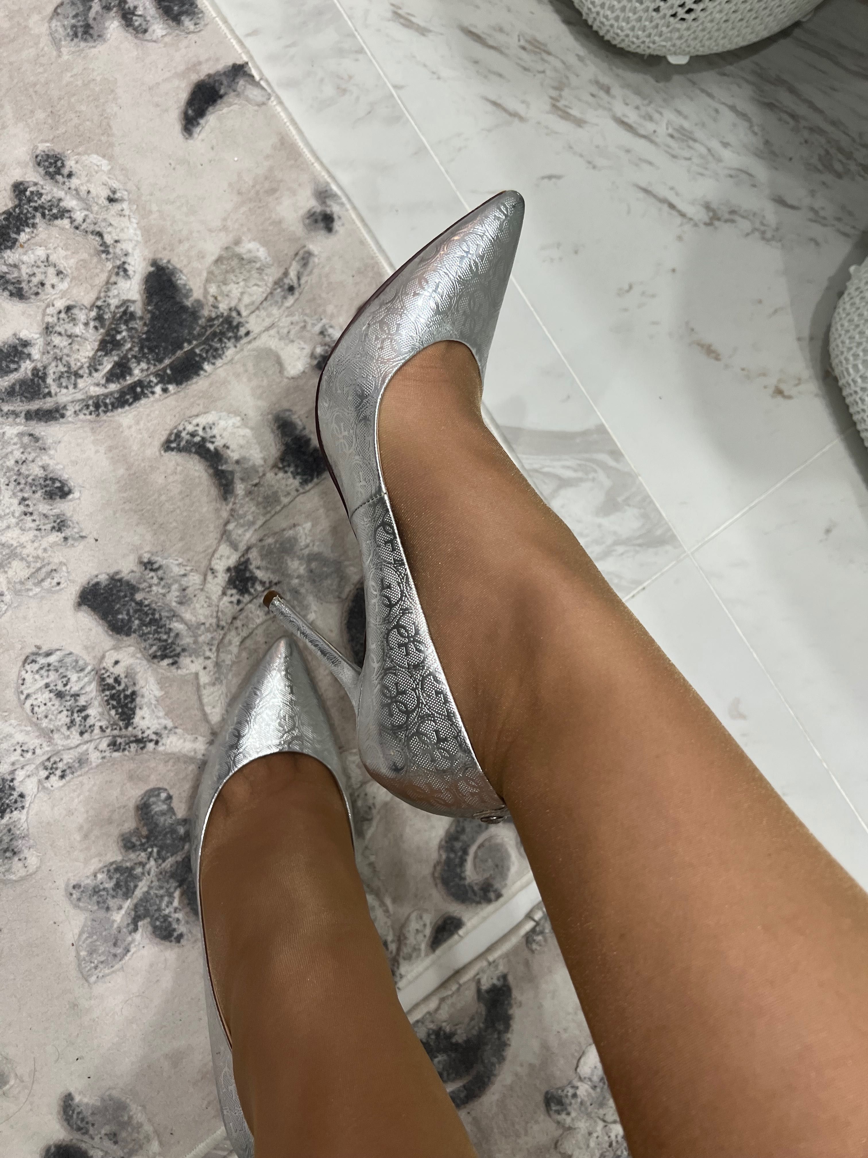 Guess Сребристи Оригинални Обувки