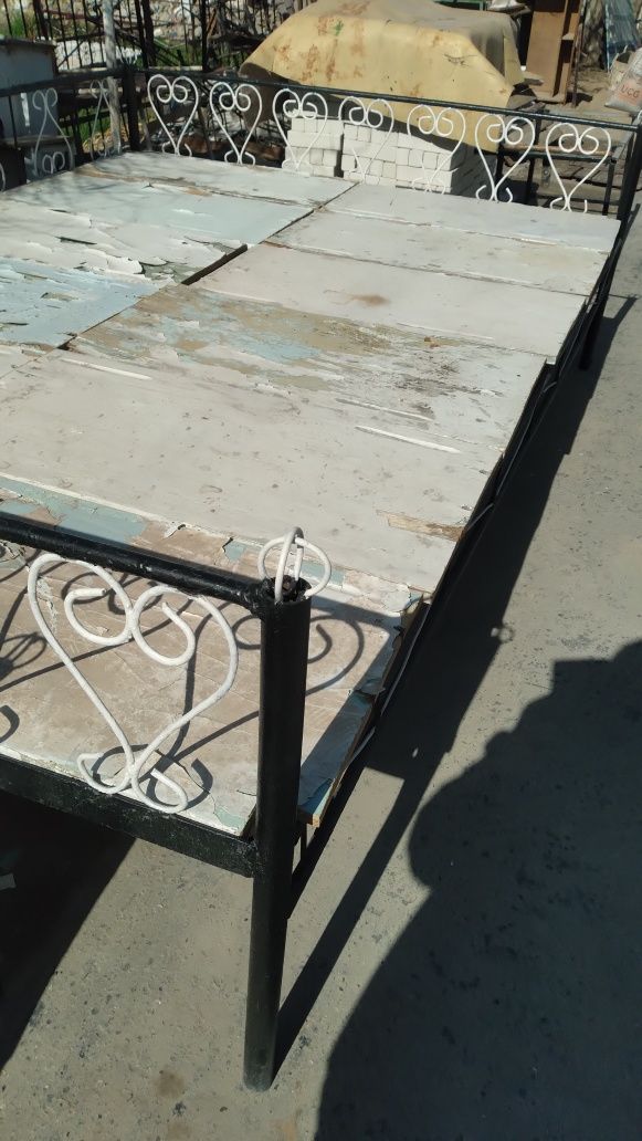 Продаётся тапчан.