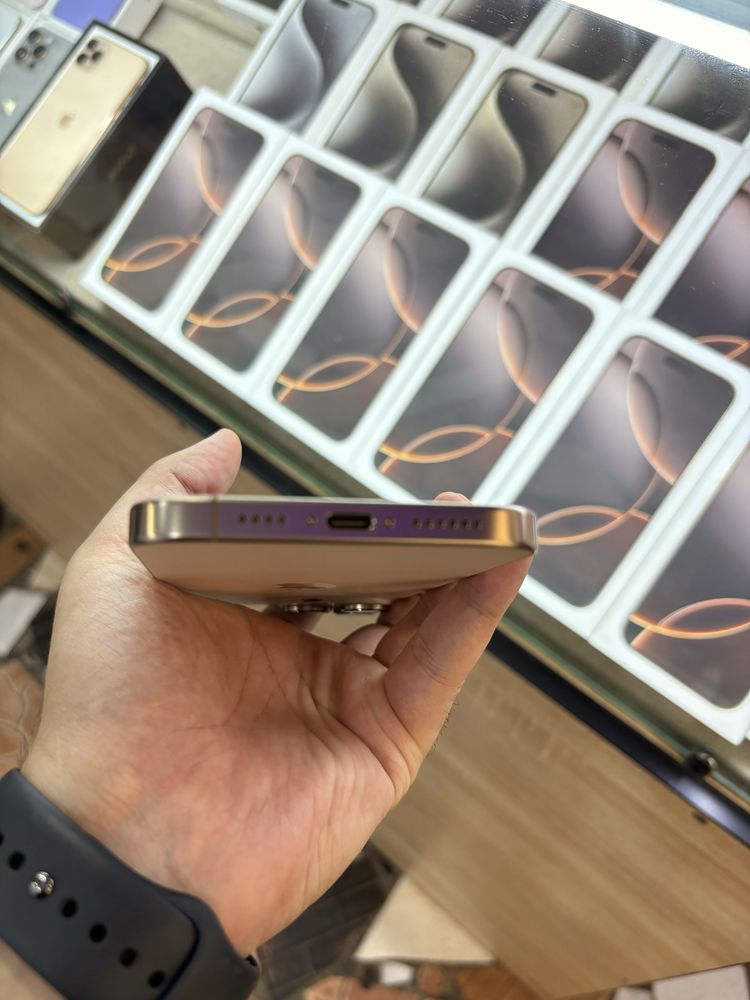 iPhone 16 Pro Max desert ideal