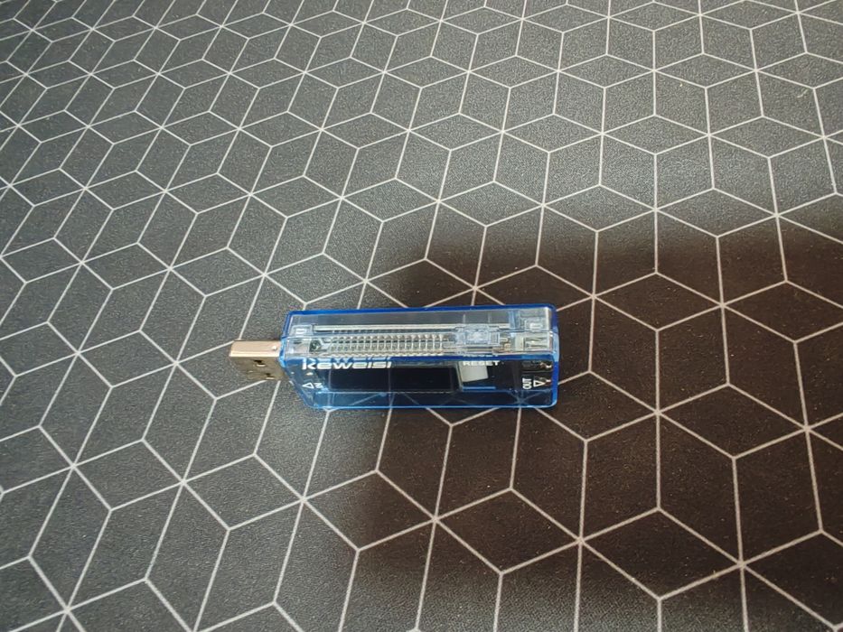 Tester USB, consumul de curent si tensiunea