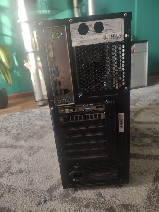 2 рабочих компьютера (пишите на ватсап)