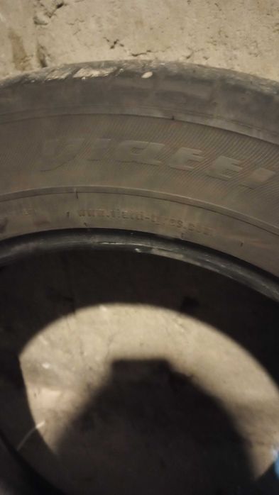 ПРОДАВАМ  4  РУСКИ ЛЕТНИ ГУМИ   215/60/17  НА  7 ХИЛ.  КМ.
