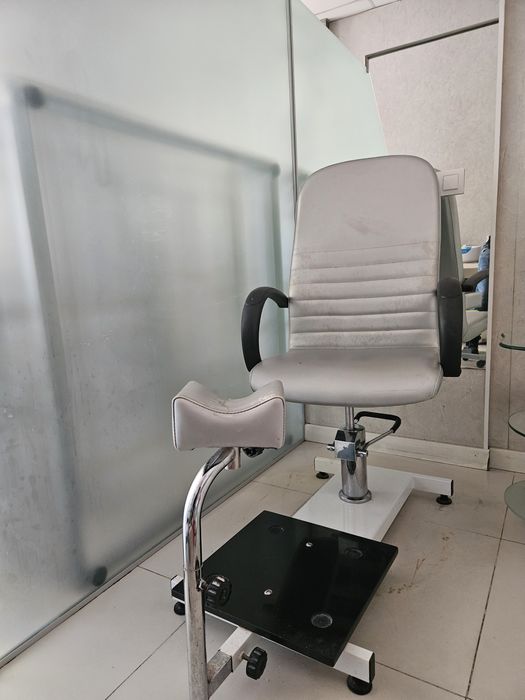 Стол за Педикюр,  маникюр, салон за красота