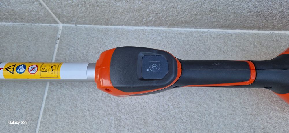 Husqvarna motocoasă pe acumulator