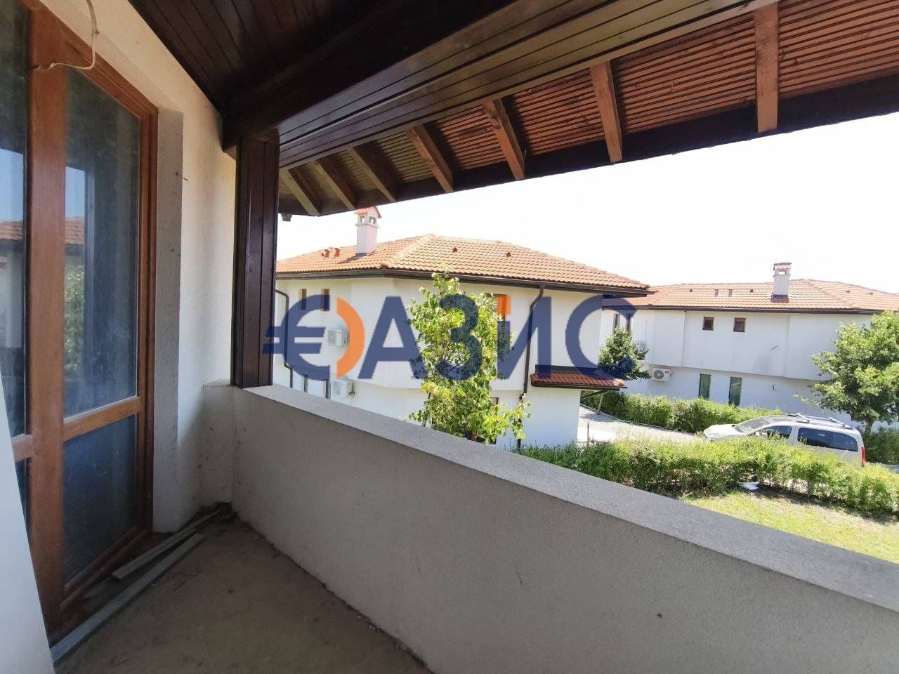 Къща с 2 спални в комплекс Флорал Медоус, 146 кв.м. + 300 кв.м. двор,