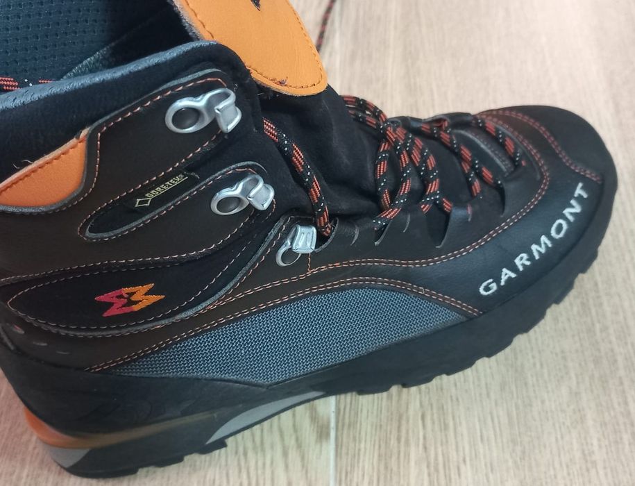 Gheată de munte Garmont Tower LX GTX
Acestea sunt caracterizate de ur