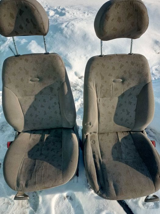 Продам сидения в хорошем состоянии комплект от калина гранта