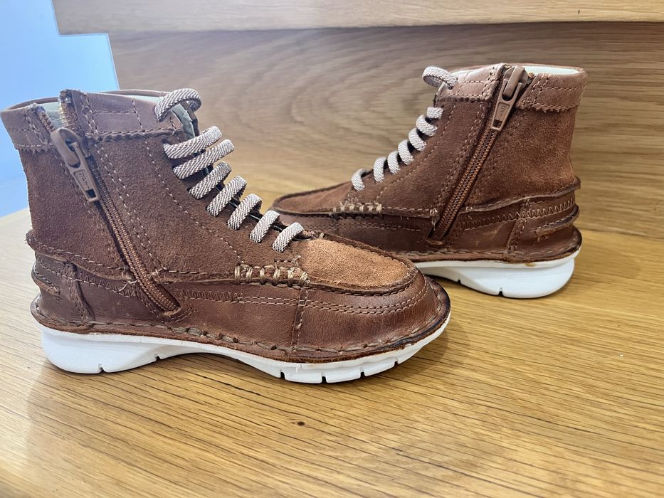 Ботуши Clarks естествена кожа