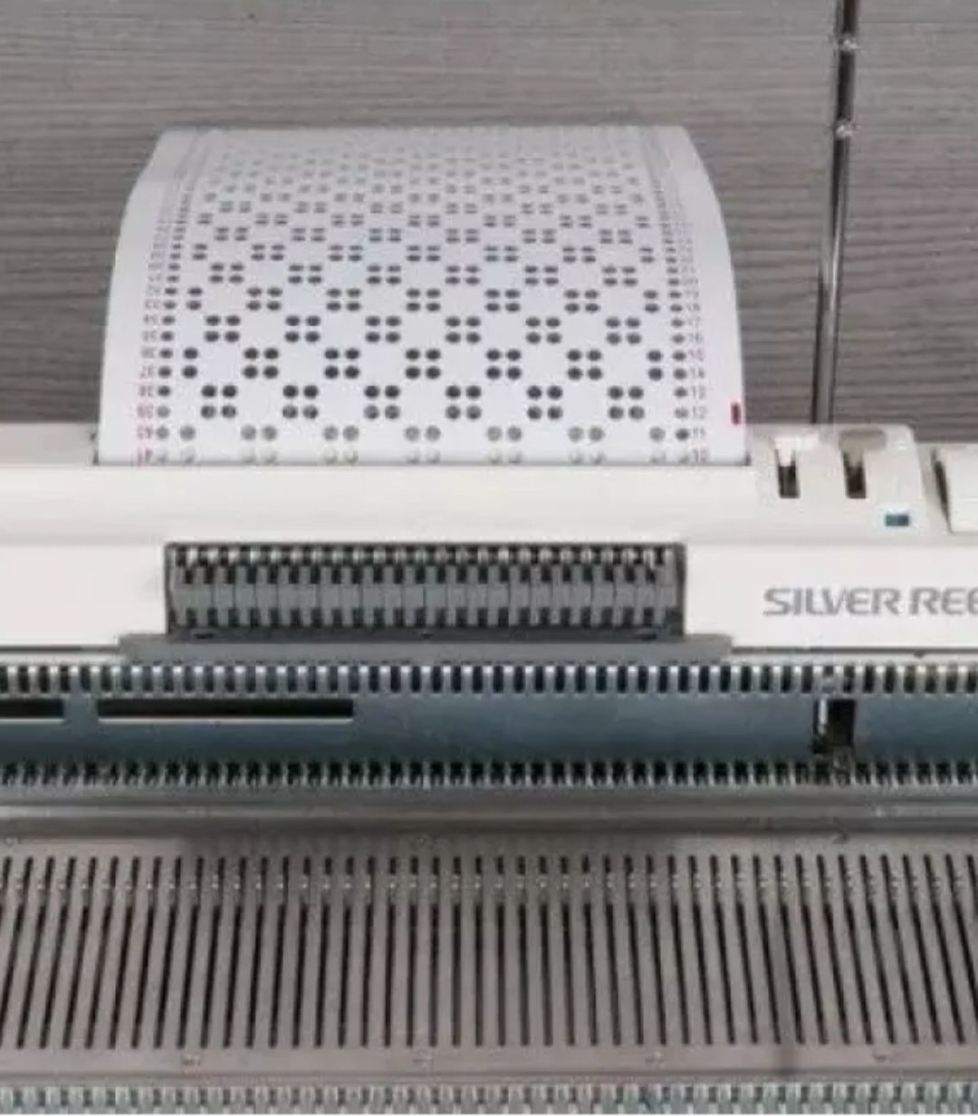 Продается вязальные машинки Silver Reed