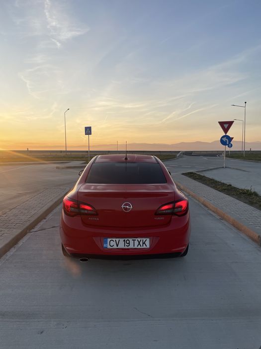 Opel Astra j Sedan 1.4 turbo