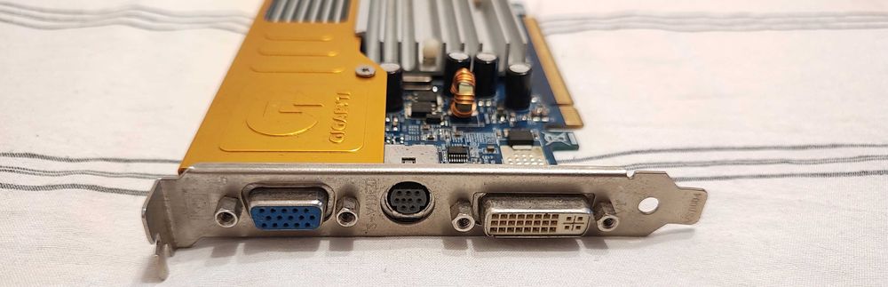 Vand placa video MSI Model V279 si p.v Gigabyte NVIDIA GeForce 7300 GS