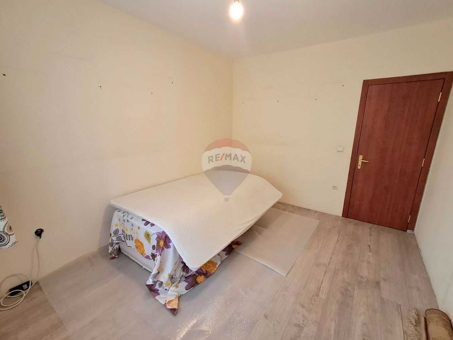 Тристаен апартамент-кв. Бриз, гр. Варна