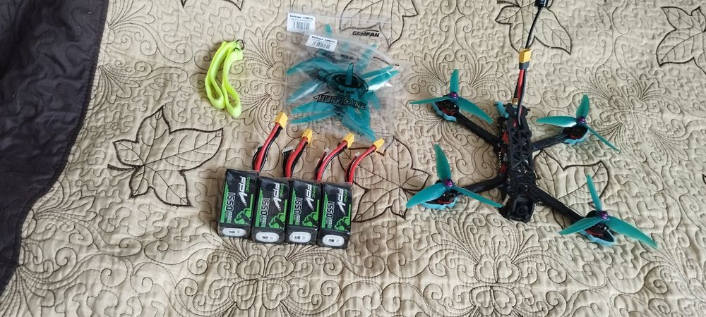 Dronă FPV 5 inch 4S analog, elrs