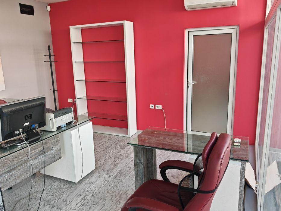 Офис обзавеждане