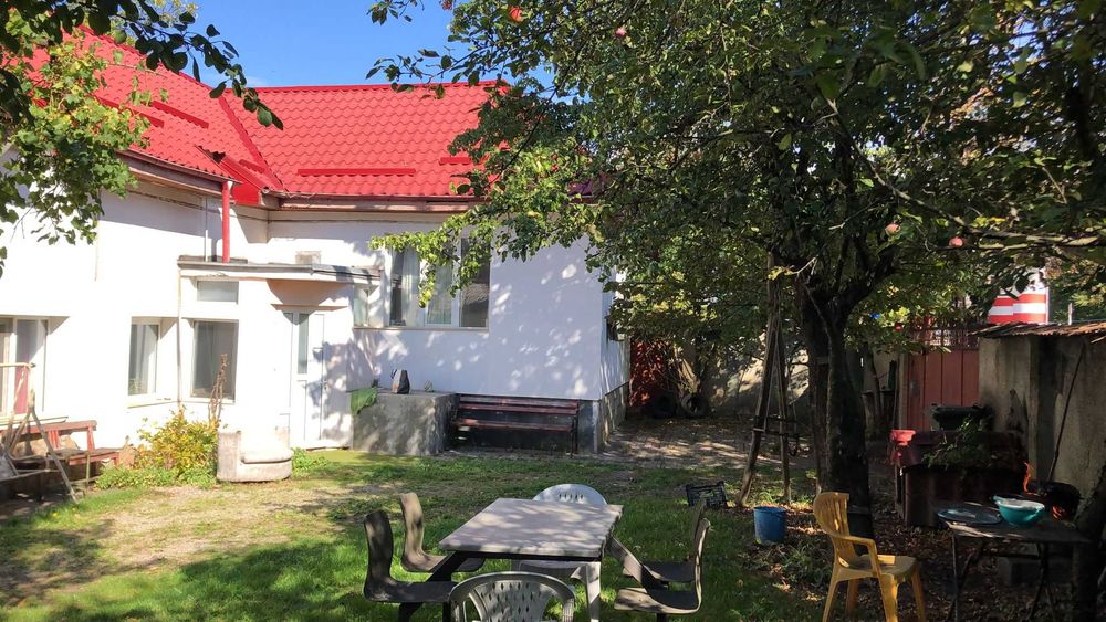 inchiriez casa 4 dormitoare,garaj,singur in curte