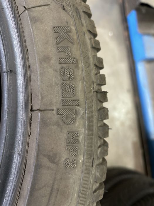 Set anvelope iarna 245/45/R18