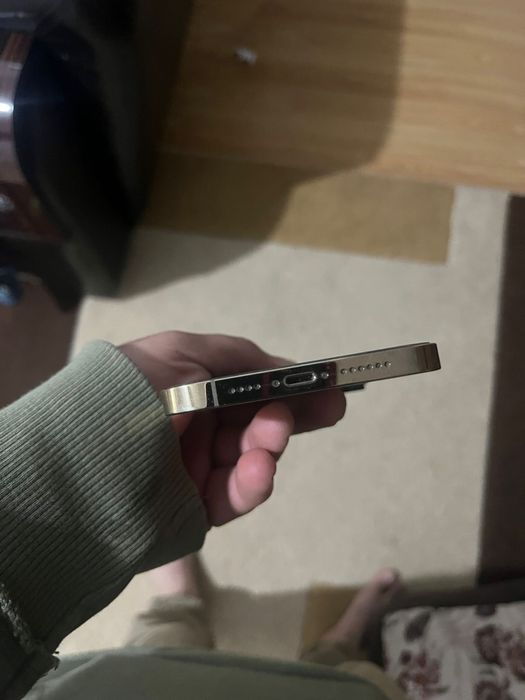 Vand iphone 13 pro max gold