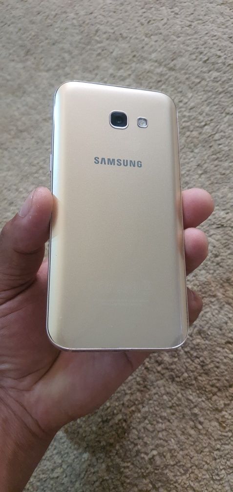 Telefon Retro Samsung A 5 sotiladi