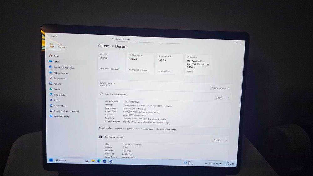 surface pro 8 I7, 16 GB ram 1TB stocare
