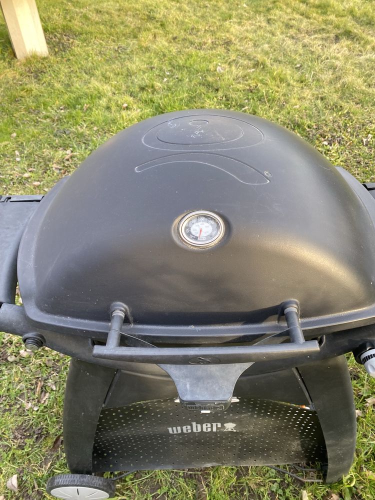 Weber 6 kw газово  барбекю.