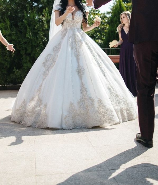 Rochie de mireasa spectaculoasă