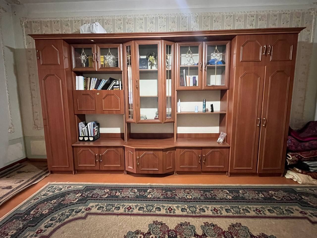 Шкаф для зала...