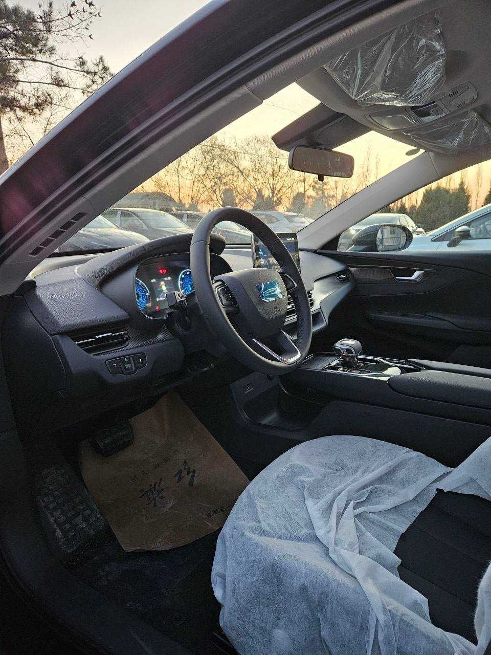 Bestune Honji Eqm5  450 km