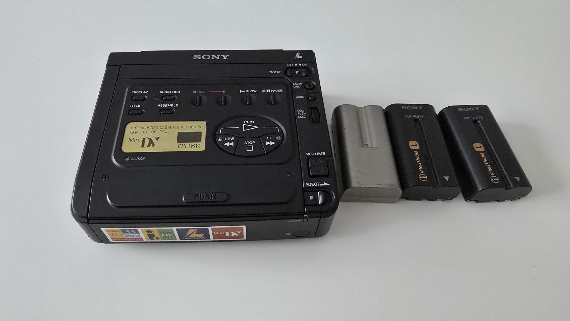 Sony mini DV GV-D300E Digital Video Cassette recorder