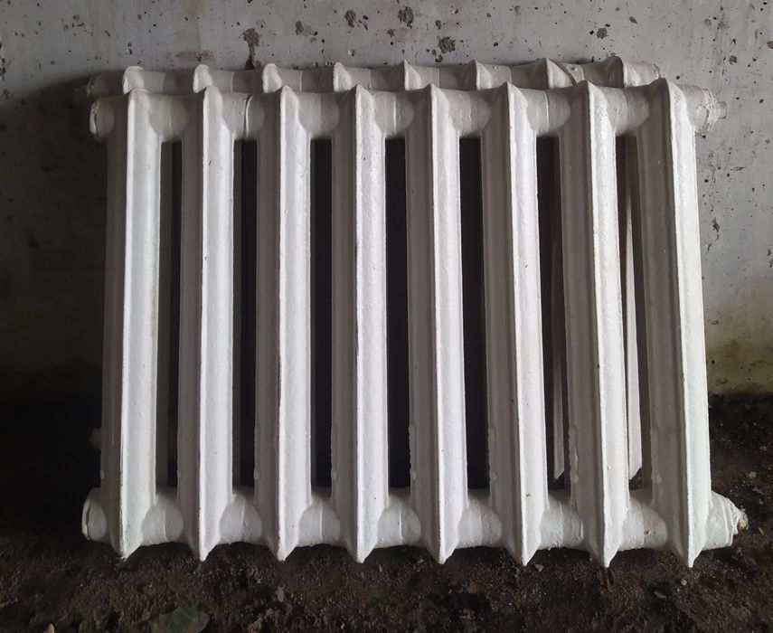 Продам чугунные батареи 900 за ребро