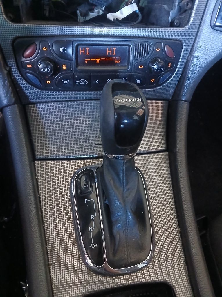 За Части Мерцедес W203 С220 cdi  C270cdi  Автоматст