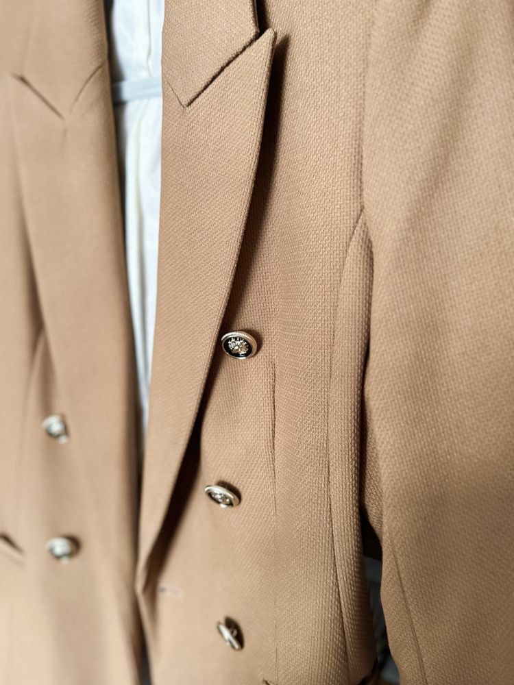 Вталено Сако ZARA XS