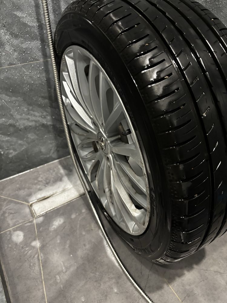 Прошам шины + диски на Yokohama BluEarth-GT AE51 235/45 R18 94W